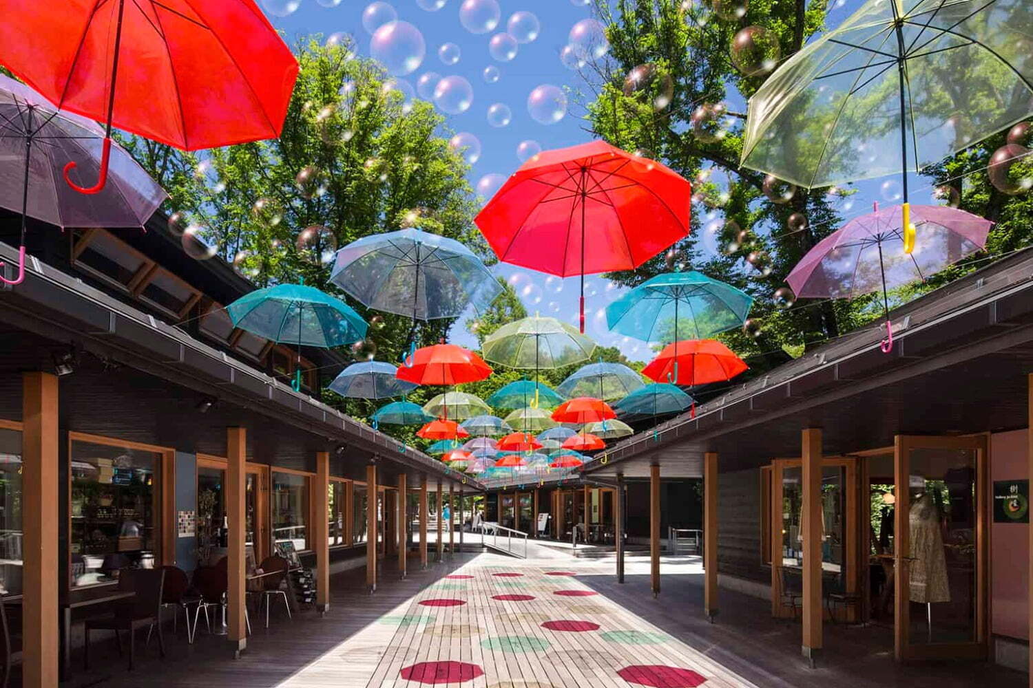 軽井沢星野エリア「軽井沢アンブレラスカイ2022」