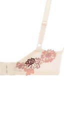 トリンプ、ニコライ・バーグマンとコラボランジェリー“フラワー刺繍”でグラデーションを表現｜写真38