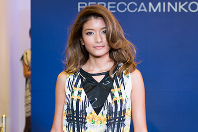 ローラが米ブランド「レベッカミンコフ」のグローバル広告モデルに - コラボレーションバッグも登場