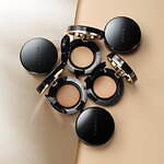 2022年秋ベースメイク特集、人気デパコス・プチプラの"ツヤ肌”ファンデ＆化粧下地など｜写真1