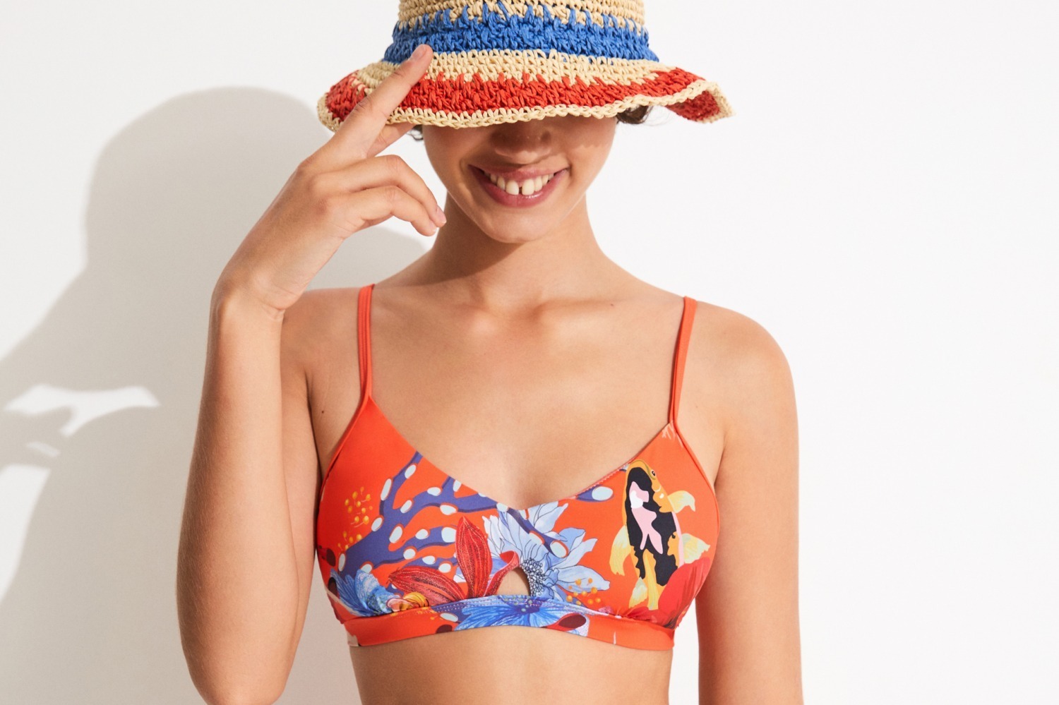 デシグアル新作スイムウェア、“バタフライ柄”フリル付きワンピース水着や花柄ビキニ