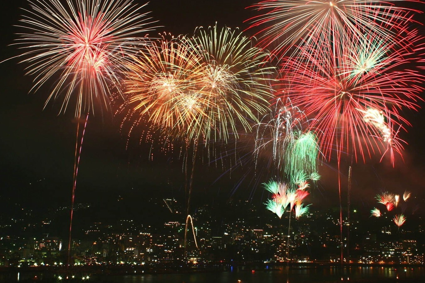 ＜全国人気夏イベント2022年＞夏休み観光旅行＆おでかけデートにおすすめ！花火大会・グルメフェスなど