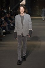 ジョン ローレンス サリバン(JOHN LAWRENCE SULLIVAN)、2010-2011年秋冬コレクション｜写真4