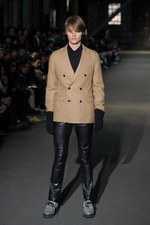 ジョン ローレンス サリバン(JOHN LAWRENCE SULLIVAN)、2010-2011年秋冬コレクション｜写真23