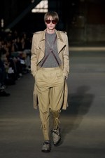 ジョン ローレンス サリバン(JOHN LAWRENCE SULLIVAN)、2010-2011年秋冬コレクション｜写真25