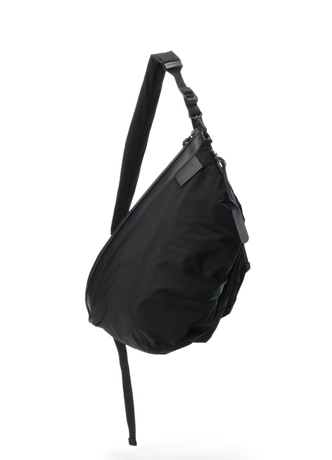 Y's×コート・エ・シエルの新作バッグ、クラッチからトート＆ナップサックに変形可能な「ZAAN」など - ファッションプレス