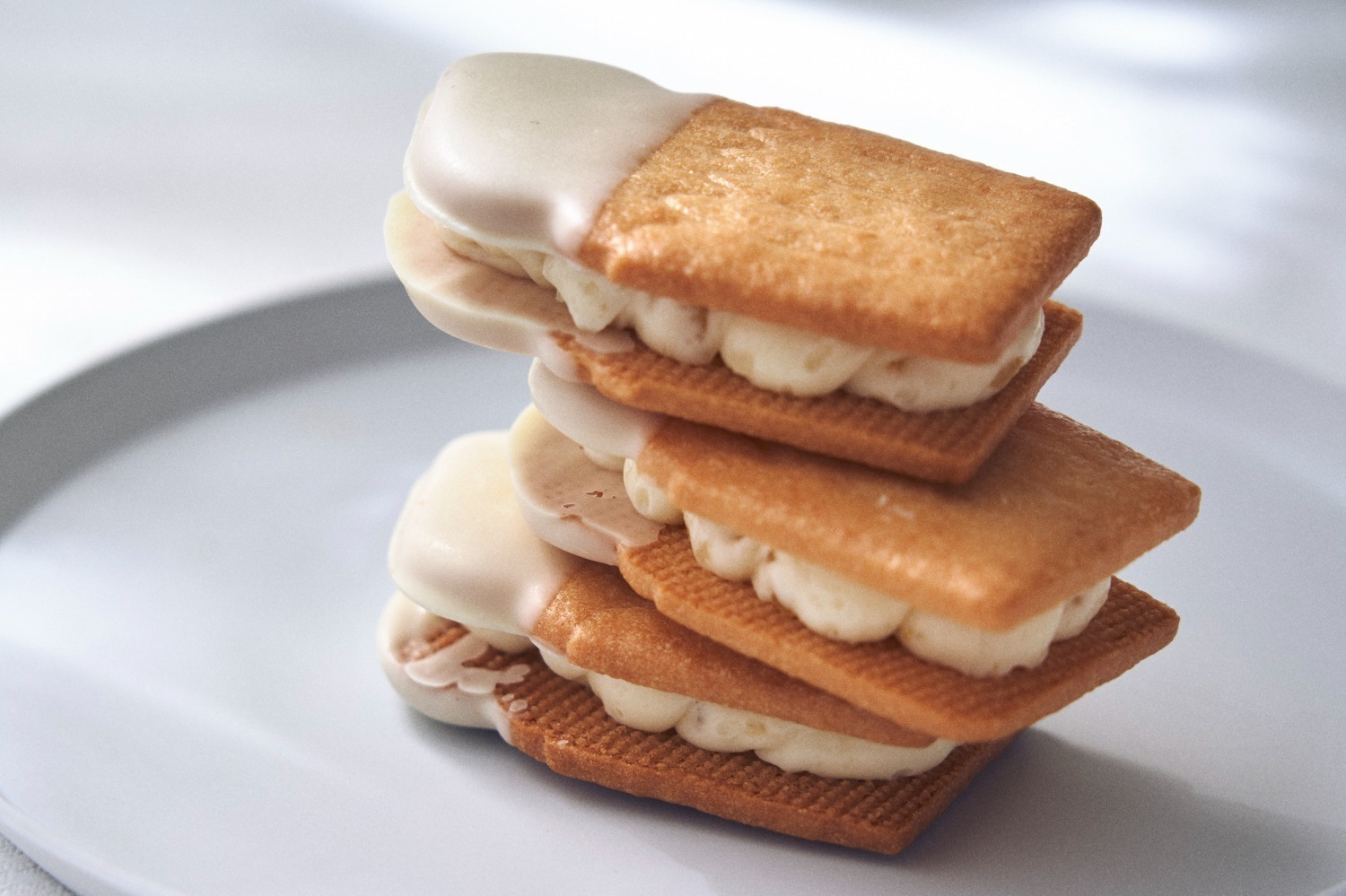 フェアリーケーキフェア「瀬戸内レモン生バターサンド」ジャム生バタークリーム×焼きたてビスケット