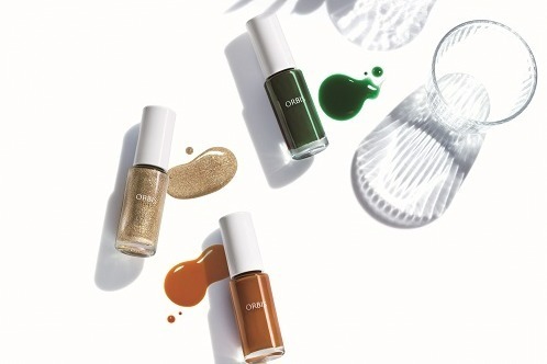 エメラルドグリーン｜オルビス2022年夏コスメ、花器着想の“透けカラー”夏ネイル＆“桜貝ピンク”のベースコート