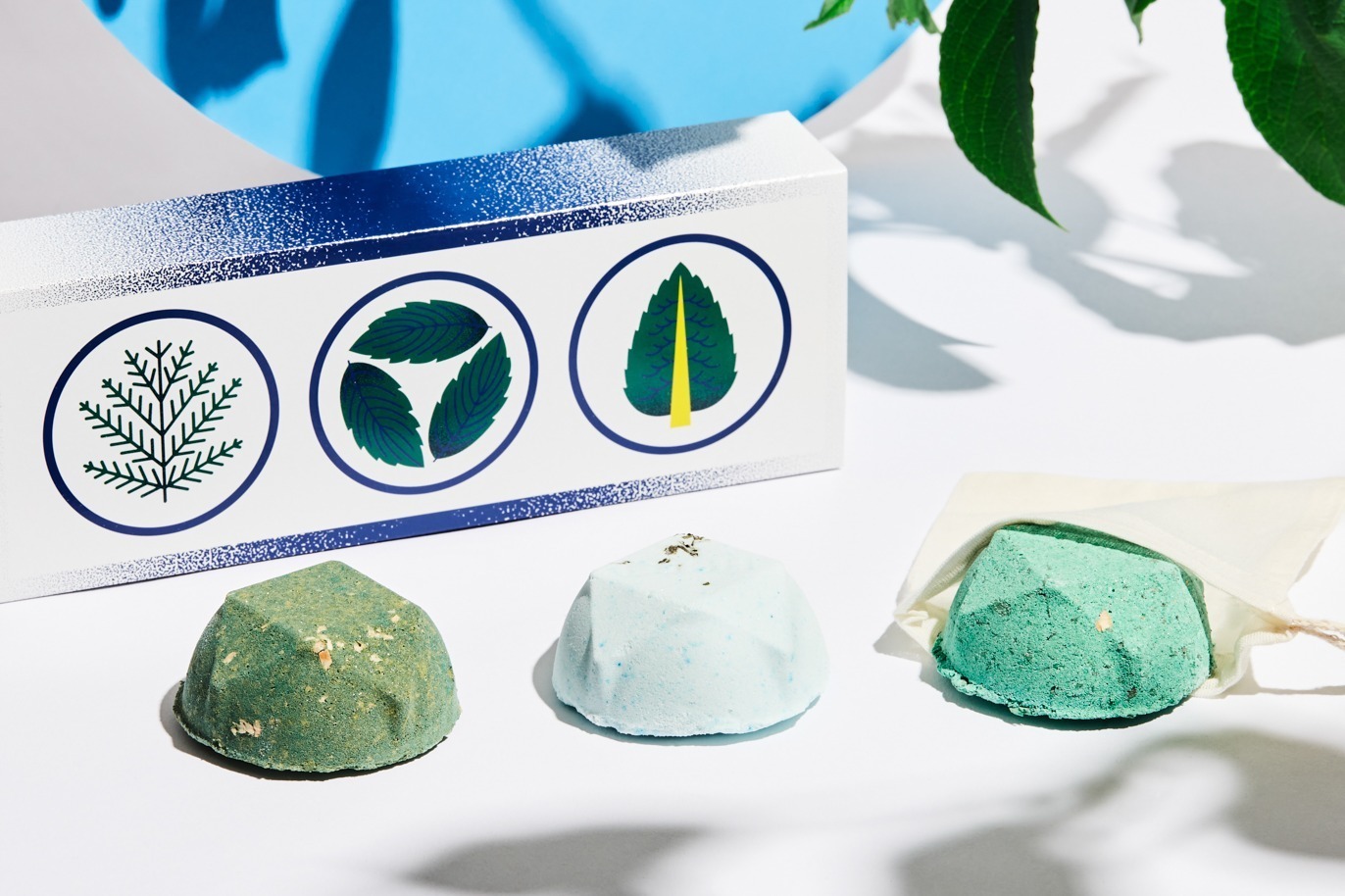 バスボム｜ラッシュ「日本の夏」着想のバスボムセット、新緑・初夏・夕立をイメージした爽やかな3種類