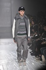 ホワイト マウンテニアリング(White Mountaineering)、2010-2011年秋冬コレクション｜写真8