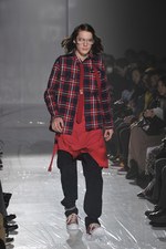 ホワイト マウンテニアリング(White Mountaineering)、2010-2011年秋冬コレクション｜写真23