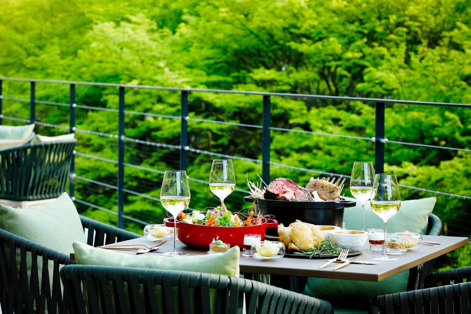 ロク キョウト"川沿いのテラス席"で楽しむ夏限定の極上グリル料理＆ドリンク飲み放題プラン