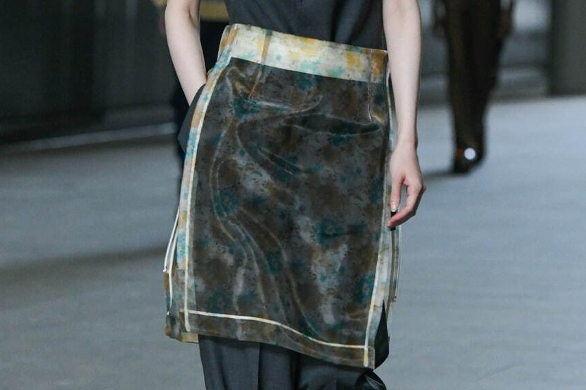 トーガ“レイヤードを楽しむ”花柄スカートやフェイクレザーコート、路面店限定ランウェイピース