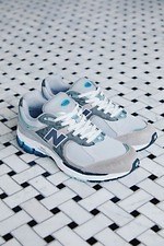 「レディースシューズ特集」人気ハイブランドの高級靴から履きやすい“おしゃれスニーカー”まで｜写真14