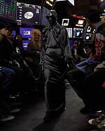 バレンシアガ 23年春コレクション - シンプルな中に生まれる大胆さ｜写真9