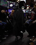 バレンシアガ 23年春コレクション - シンプルな中に生まれる大胆さ｜写真17