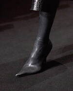 バレンシアガ 23年春コレクション - シンプルな中に生まれる大胆さ｜写真84