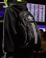 バレンシアガ 23年春コレクション - シンプルな中に生まれる大胆さ｜写真89