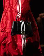 バレンシアガ 23年春コレクション - シンプルな中に生まれる大胆さ｜写真96