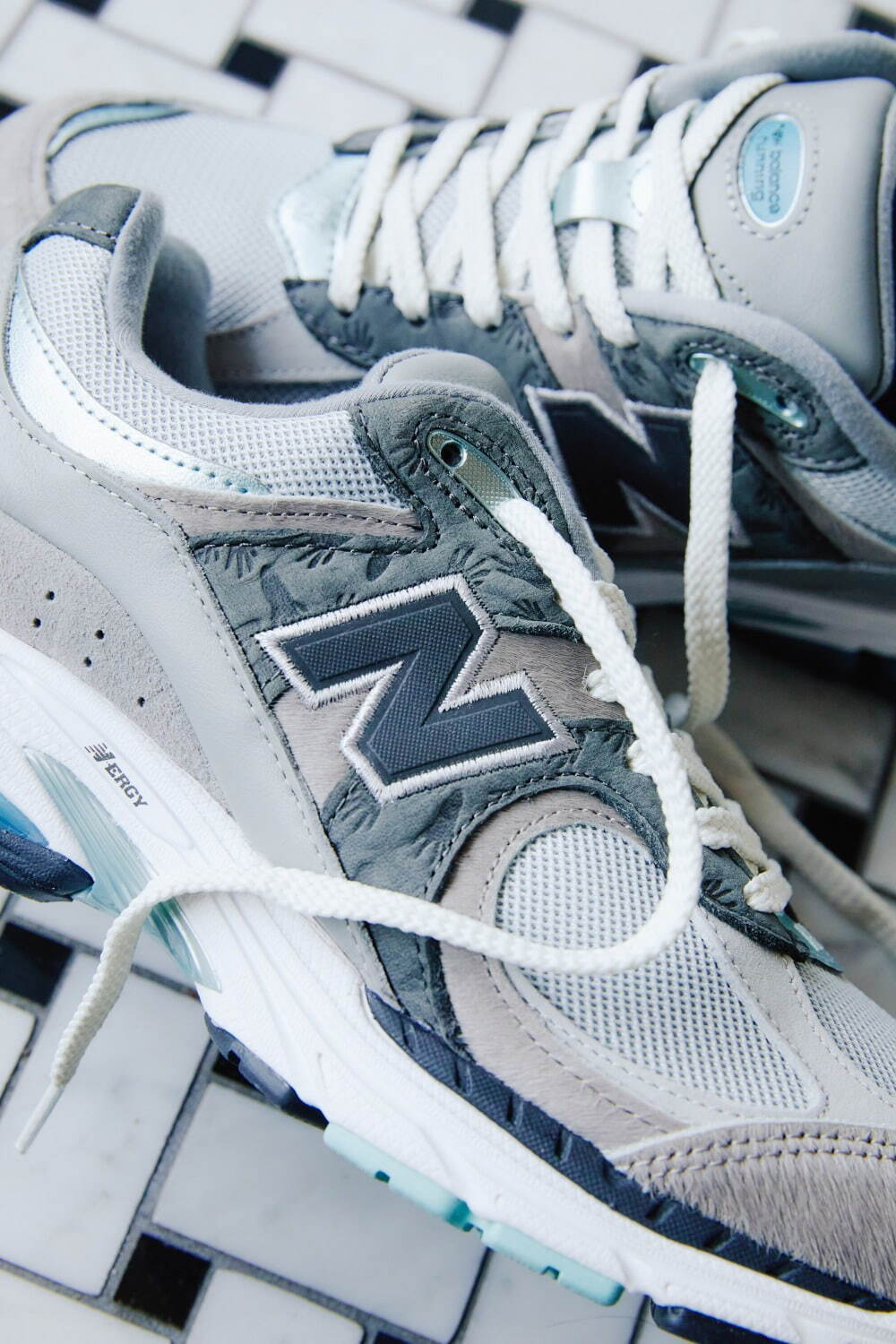 ニューバランス(New Balance), アトモス(atmos) M2002R｜写真3