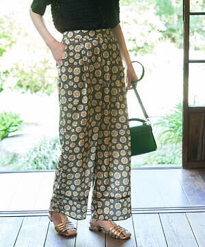 ロペピクニック×アデリアレトロから“レトロ食器”柄のワンピースやセットアップ、ドッグウェアも｜写真3