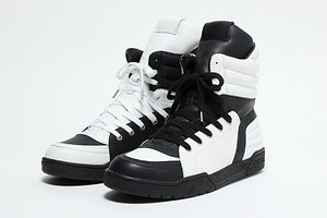 ダイエットブッチャー定番スニーカー「Massive」復活、オールブラック＆白黒アシンメトリー