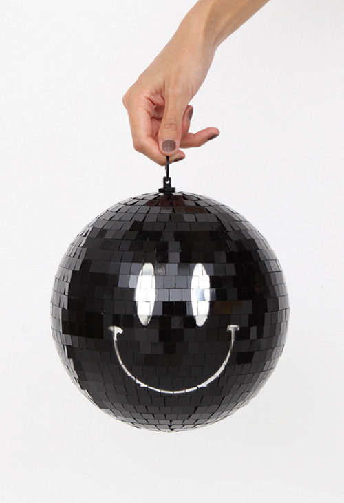 m-floのCDジャケットなどを手がけるグラフィックデザイナーYOSHIROTTENの作品集発売｜写真5