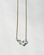 ガラスメーカー「ハリオ」限定“アジサイ”アクセサリー、風にそよぐ花々のピアスやリングなど｜写真6