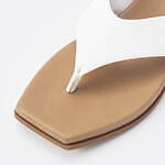 ユニクロ22年夏小物、人気ニットスニーカーが再販＆ストラップサンダルや2WAYバッグ新色も｜写真16