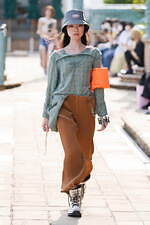 コトハヨコザワ 23年春夏コレクション - なんでもないくせに、盛大なお祝いを｜写真14