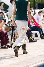 コトハヨコザワ 23年春夏コレクション - なんでもないくせに、盛大なお祝いを｜写真13