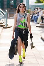 コトハヨコザワ 23年春夏コレクション - なんでもないくせに、盛大なお祝いを｜写真20