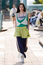 コトハヨコザワ 23年春夏コレクション - なんでもないくせに、盛大なお祝いを｜写真37