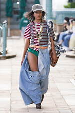 コトハヨコザワ 23年春夏コレクション - なんでもないくせに、盛大なお祝いを｜写真51