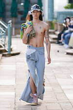 コトハヨコザワ 23年春夏コレクション - なんでもないくせに、盛大なお祝いを｜写真69