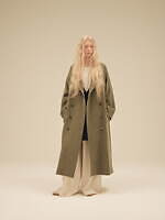 アトウ 2022年秋冬コレクション - 安らぎはオリーブ色に薫る｜写真1