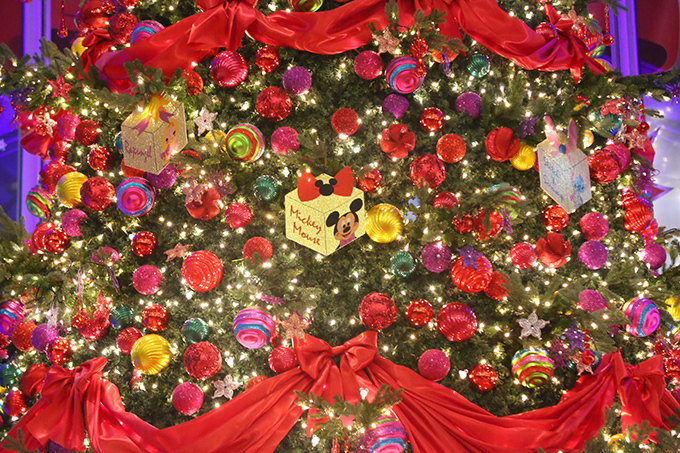 東京 丸の内にディズニーのクリスマスイルミネーション プーさんのツリーも登場 ファッションプレス