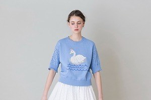ジェーンマープル“白鳥の湖”モチーフのセーター＆フリルワンピース、薔薇×リボンのブラウスも