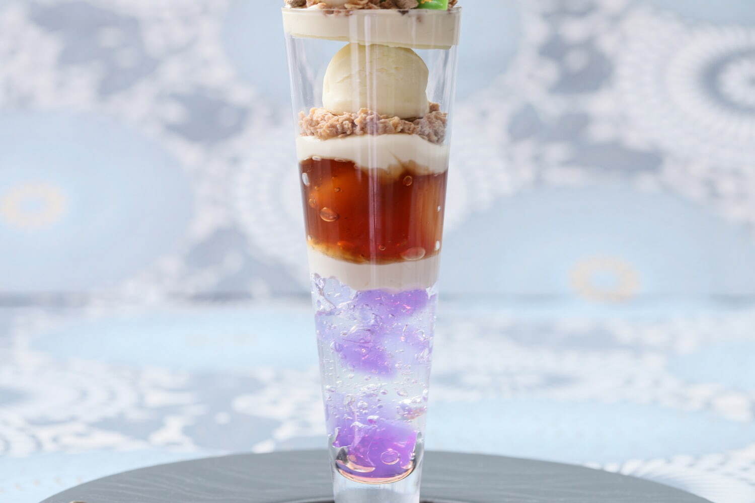 ストリングスホテル 名古屋の限定“お茶パフェ”、伊勢のほうじ茶＆煎茶の濃厚アイスを重ねて｜写真3