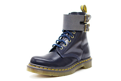 リミフゥ ドクターマーチン Dr. Martens コラボ 8ホール top.jpg