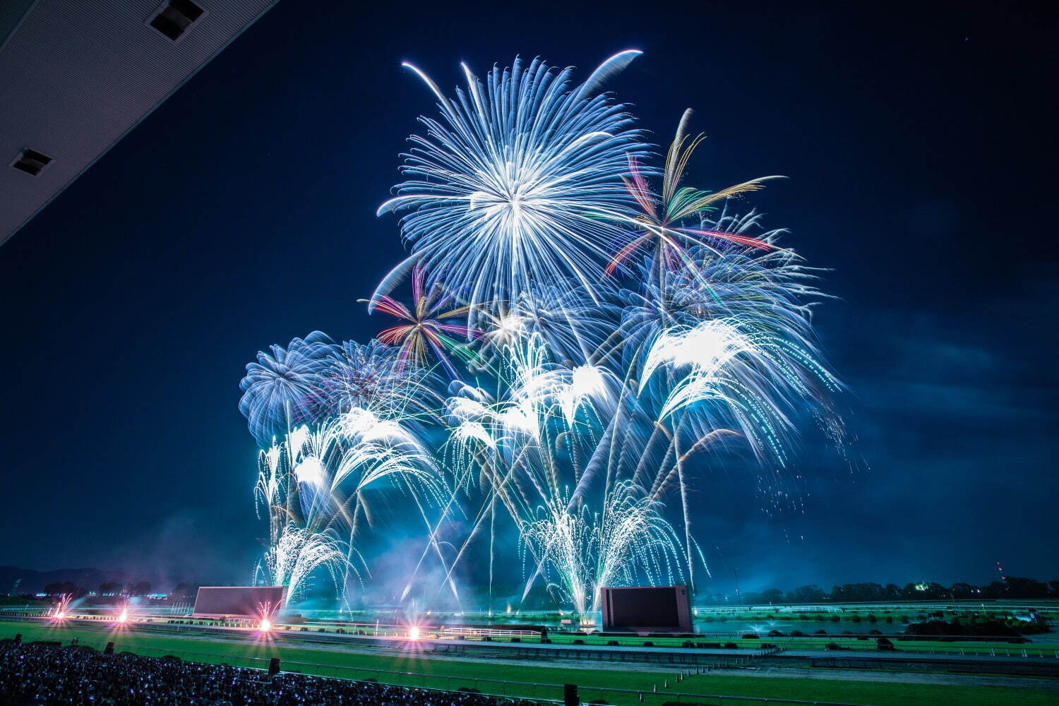 「東北未来芸術花火2022」音楽とシンクロした芸術花火、宮城・鳥の海公園で開催｜写真10