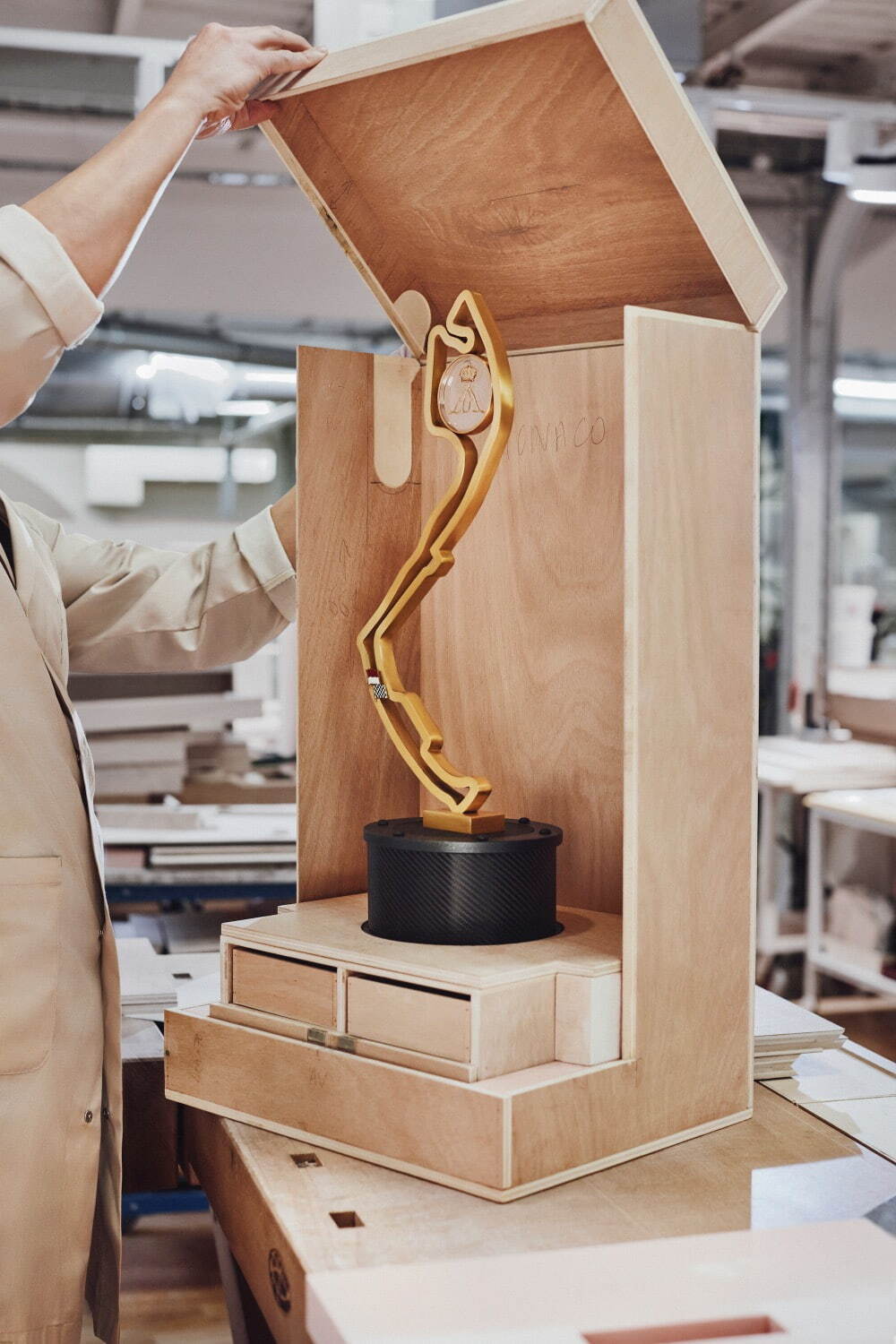 ルイ・ヴィトン(LOUIS VUITTON) ルイ・ヴィトン トロフィー・トランク｜写真4