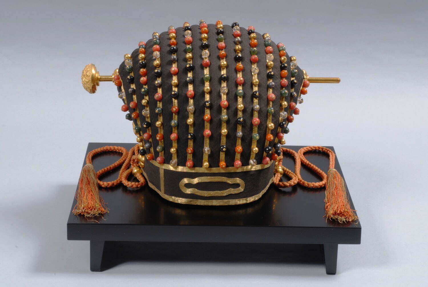 国宝 玉冠(付簪)(たまんちゃーぶい(つけたりかんざし)) (琉球国王尚家関係資料)
第二尚氏時代・18～19世紀 沖縄・那覇市歴史博物館［7月16日(土)～7月31日(日)展示］