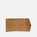 コーチの新作革小物、淡い“虹色”グラデーションの財布＆ミニチュアバッグのチャームなど｜写真6