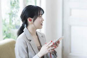 ぷっくりハート型”の完全ワイヤレスイヤホン「HeartBuds」ソフトバンク 