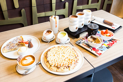 チョコレートバー「マックス ブレナー」が表参道に1号店オープン -  日本限定の抹茶ホットチョコも