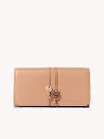 クロエ新作レザーグッズ、レモンイエローの三つ折り財布＆“スカラップ”モチーフのカードケース｜写真11