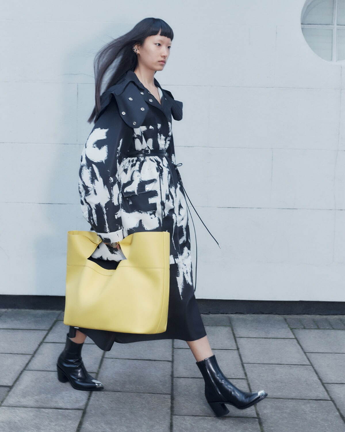 マックイーン 2022年プレフォール｜ トレンチコート