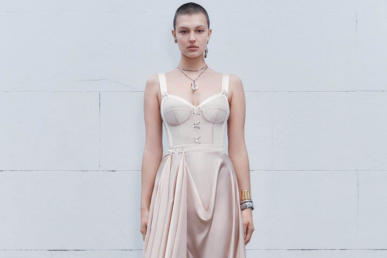 マックイーン 2022年プレフォール ウィメンズ コレクション