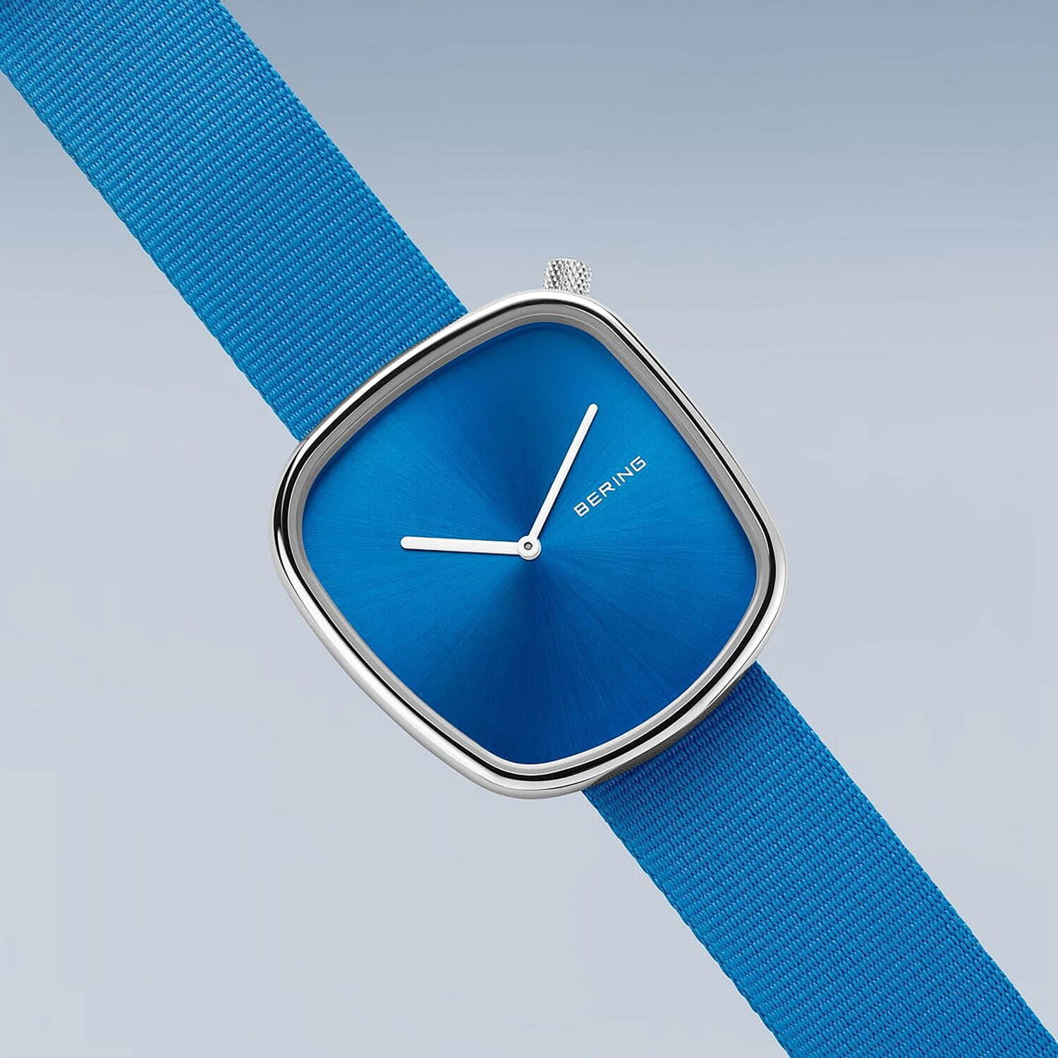 ベーリング“砂浜の小石”着想の腕時計に新作、海をイメージしたオーシャンブルーorアイスブルー｜写真28